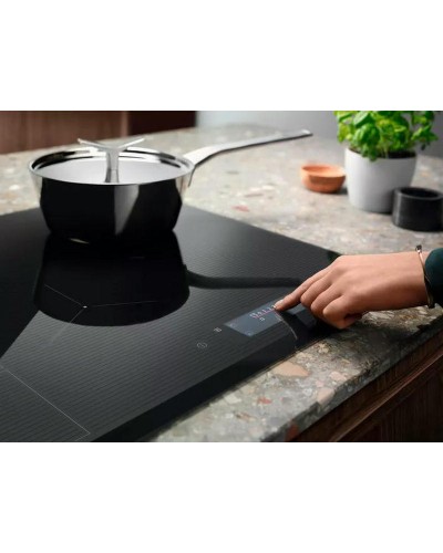 Индукционная варочная панель Electrolux EIS84486