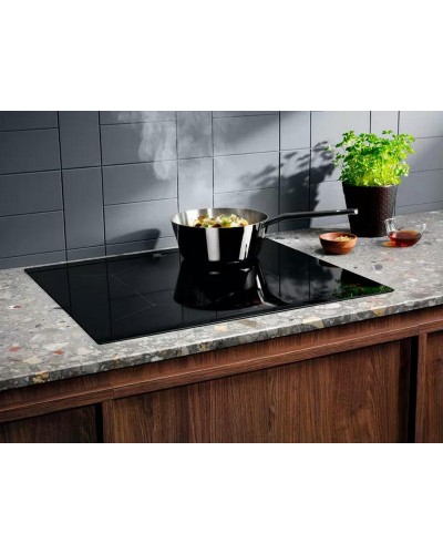 Индукционная варочная панель Electrolux HOF650FMF