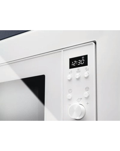 Микроволновая печь Electrolux LMS2173EMW