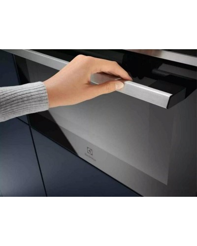 Встраиваемая микроволновая печь Electrolux EVM8E08X