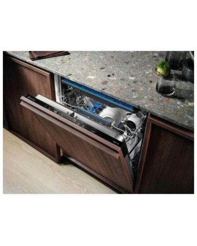 Встраиваемая посудомоечная машина Electrolux EEM48221L