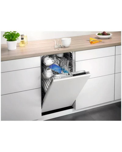 Встраиваемая посудомоечная машина Electrolux ESL74583RO