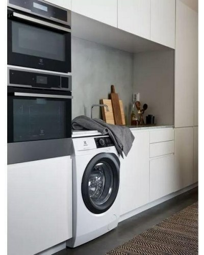 Стирально-сушильная машина Electrolux EW8WN261B