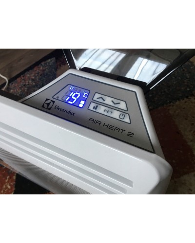 Конвектор электрический Electrolux Air Heat 2 EIH/AG2-1500 E(конвективно-инфракрасного типа)